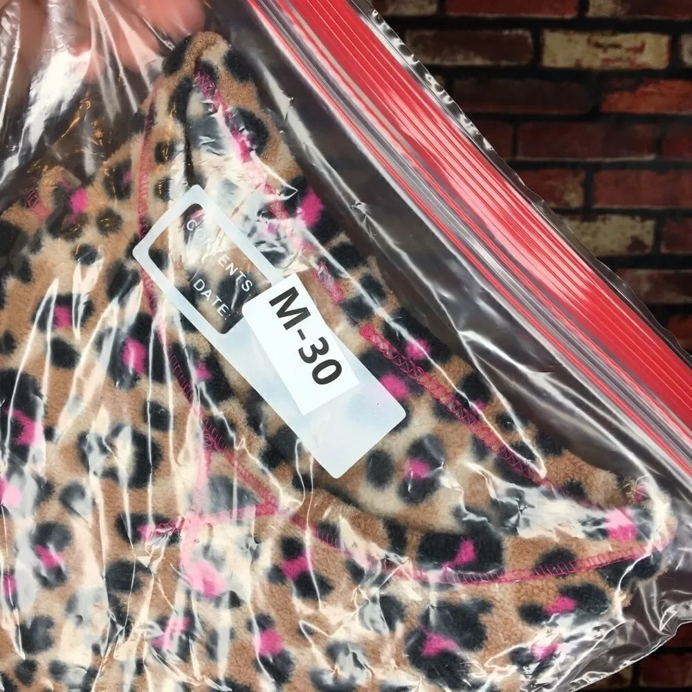 5 for $25🔥Medium Cheetah Print Fleece Sweater‎